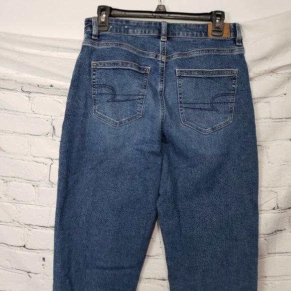 AMERICAN EAGLE Relaxed Mom Jean | 8 - Picture 4 of 6